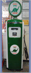 1950"S SINCLAIR. GREEN & WHITE. TOKEN SHORT PUMP. RESTORED. $3,500